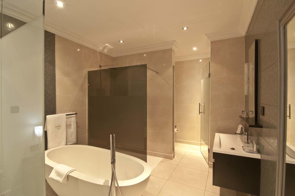 L'Eola Suites Abuja Szoba fotó