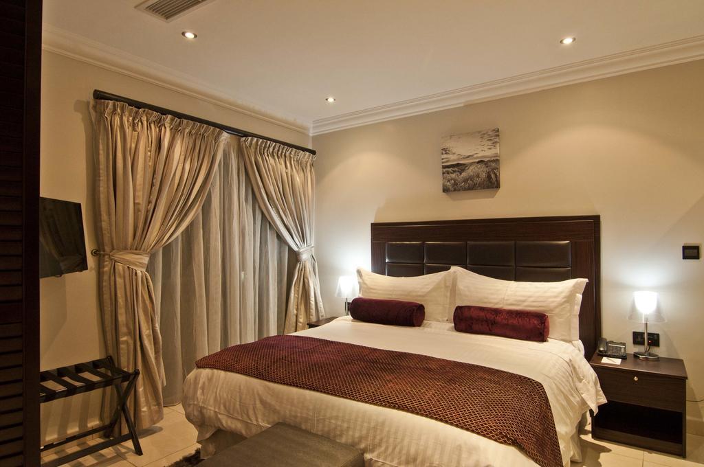 L'Eola Suites Abuja Szoba fotó